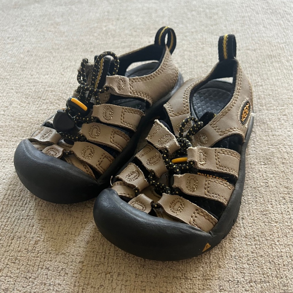 Keen Newport H2 Kids Sandals Tan Black Waterproof Sport Shoes Bungee Lace 11C